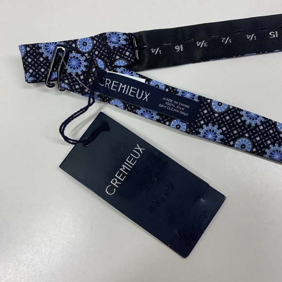 CREMIEUX Navy Blue Geometric‎ Print Silk Bow Tie - NWT - Picture 4 of 5